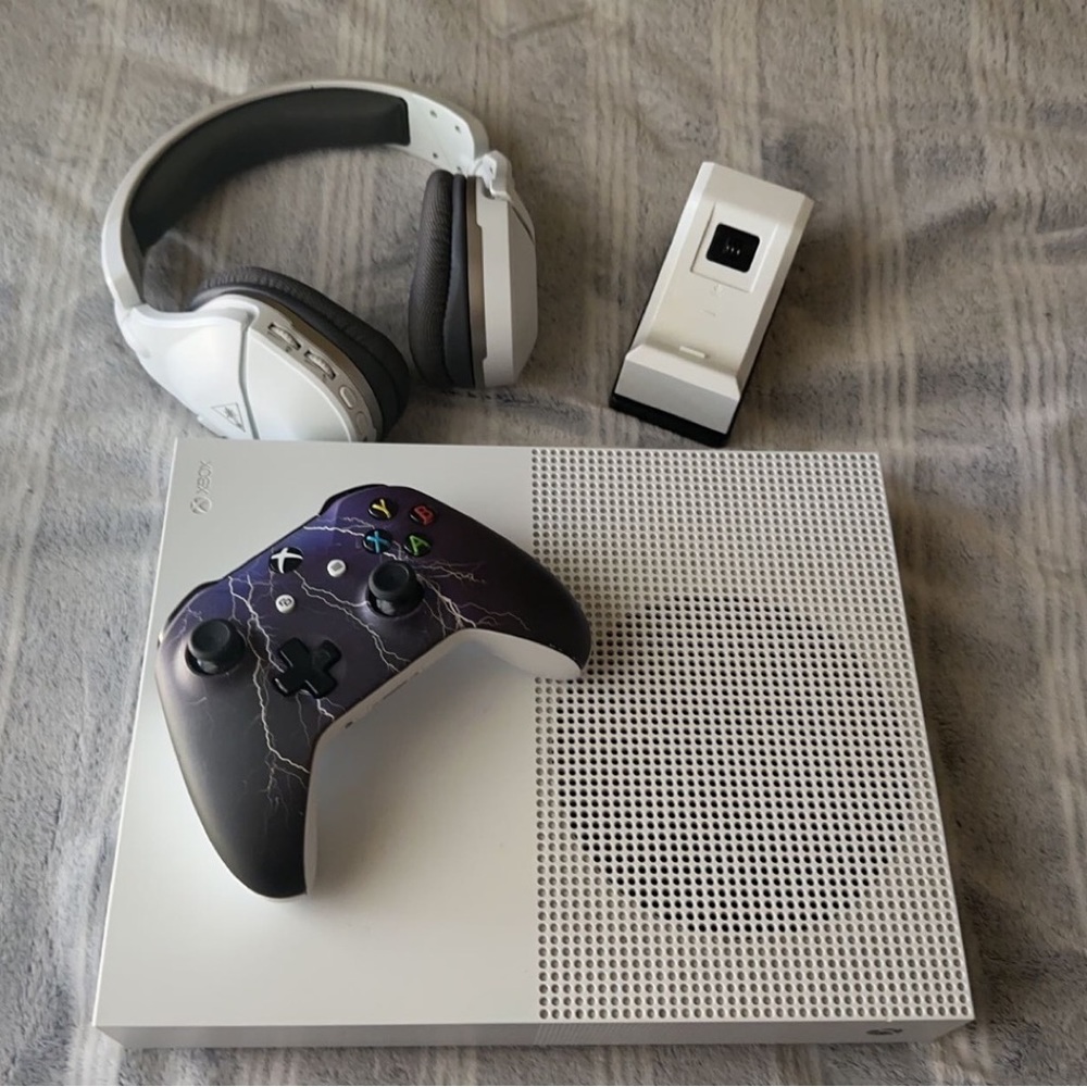 Xbox one with all it needs.